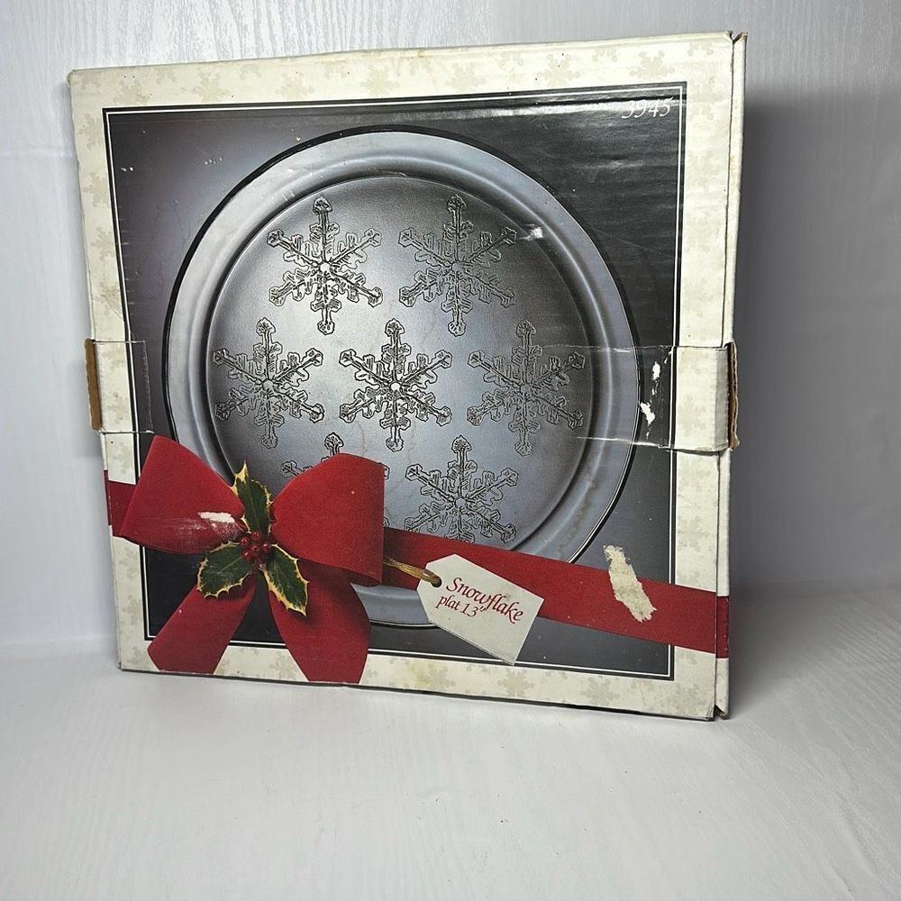 Vintage Indiana Glass Serving Platter 13" Christmas Snowflake Cake Plate & Box